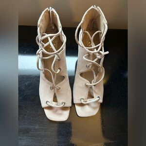 Vince Camuto Women's Nahara Skinny Straps Open Toe Sandal Size 8